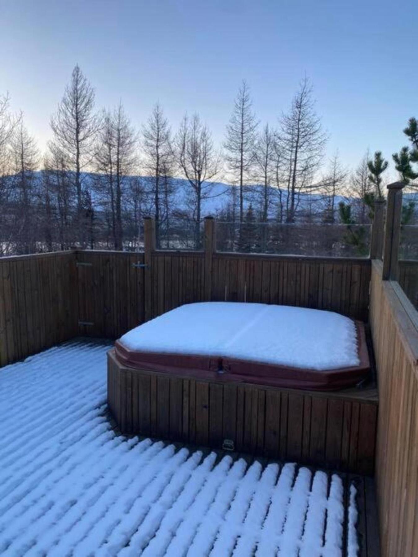 Cozy 2 Bedroom Cottage With Hot Tub Ακουρέιρι Εξωτερικό φωτογραφία