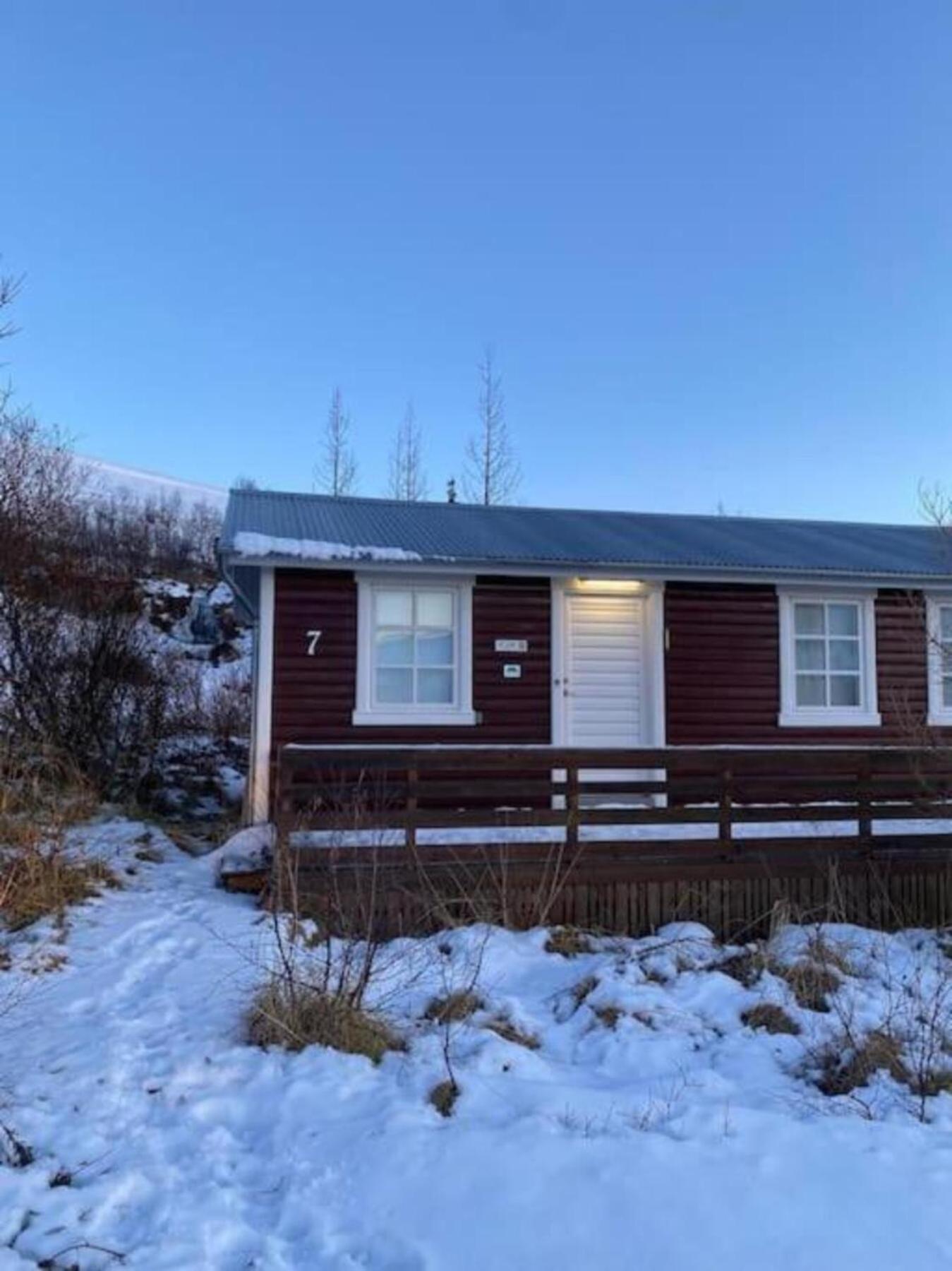 Cozy 2 Bedroom Cottage With Hot Tub Ακουρέιρι Εξωτερικό φωτογραφία